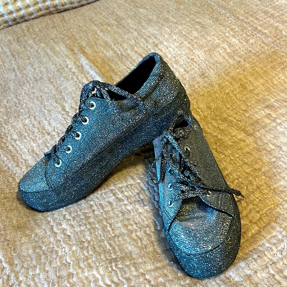 Silver sparkly sneakers -Qupid
